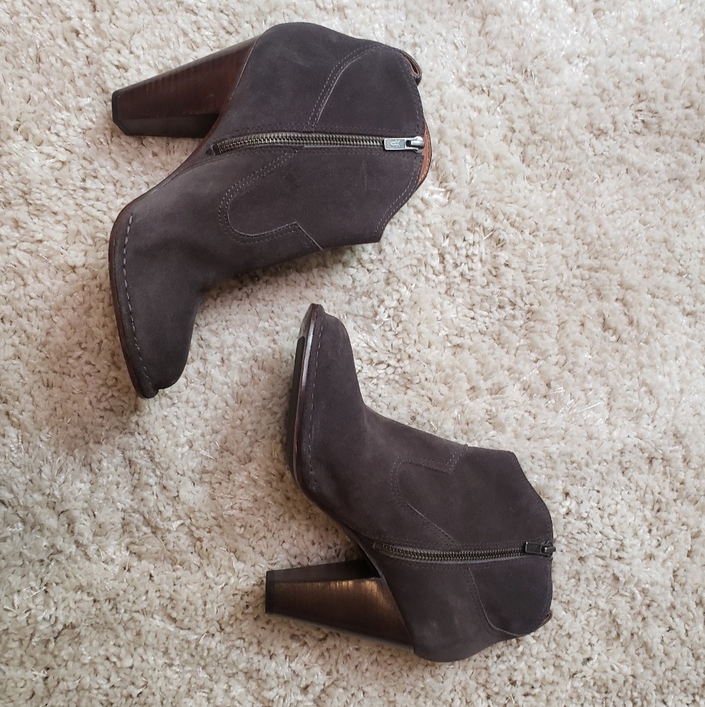 Frye swuade  grey ankle boots
